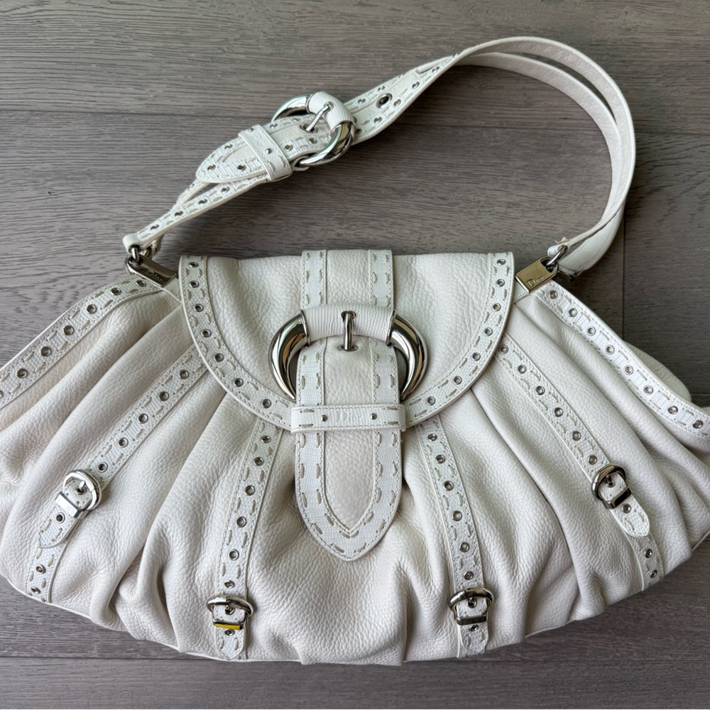 Elegant White Leather Shoulder Bag